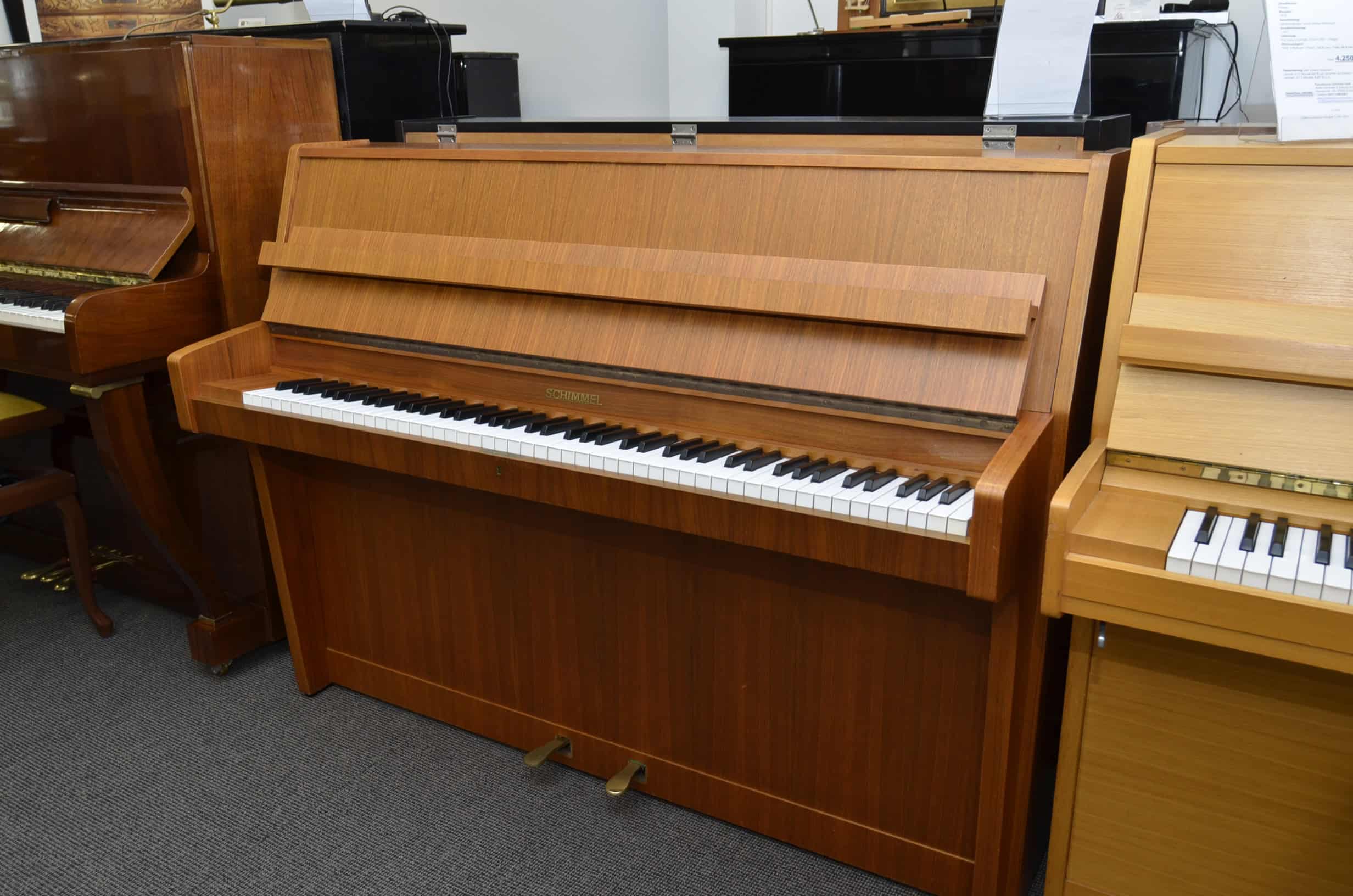 Schimmel Klavier 8