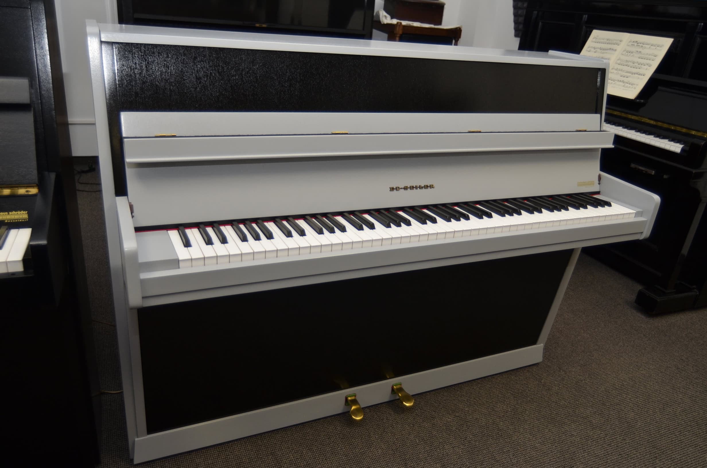 Deutsches Seiler Klavier 107