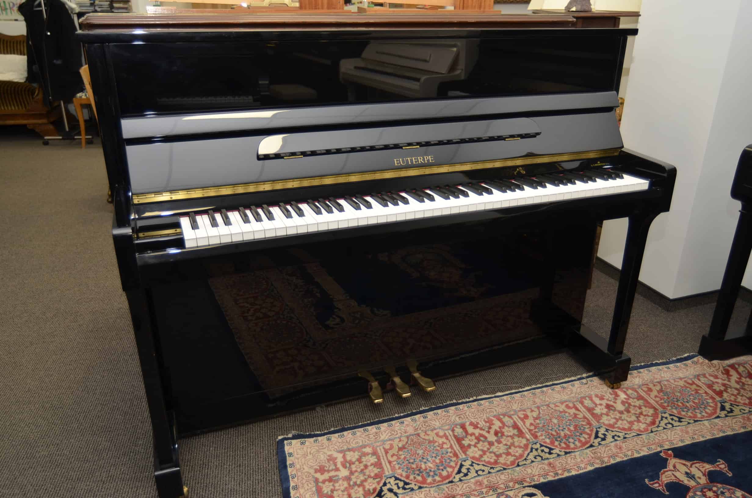 Euterpe Klavier schwarz poliert